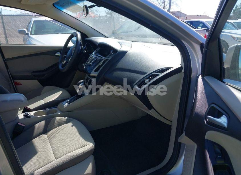 Photo 5 of 2012 Ford Focus SE (VIN 1FAHP3K25CL193768)