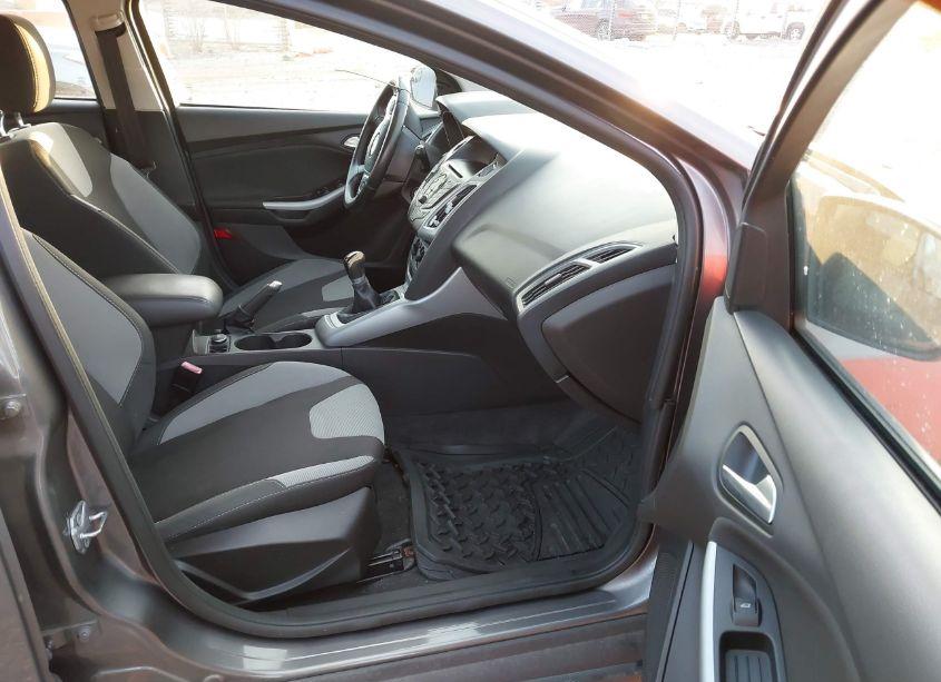 Photo 5 of 2012 Ford Focus SE (VIN 1FAHP3K25CL205255)