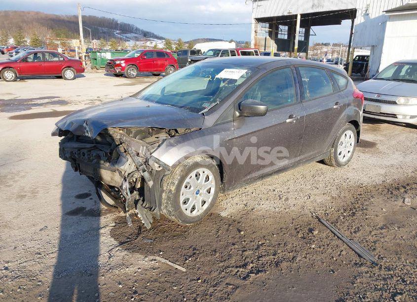 Photo 2 of 2012 Ford Focus SE (VIN 1FAHP3K25CL222184)