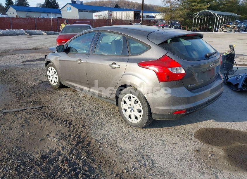 Photo 3 of 2012 Ford Focus SE (VIN 1FAHP3K25CL222184)
