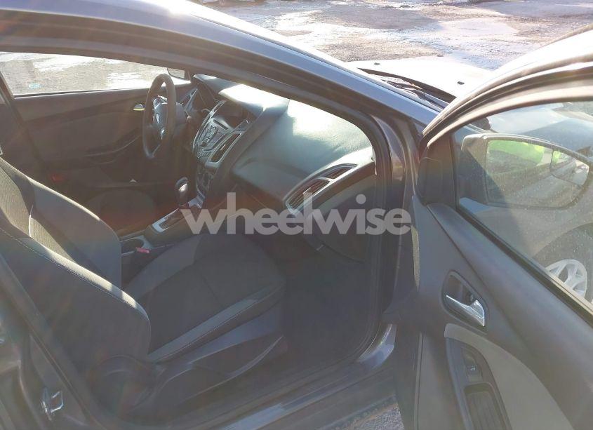 Photo 5 of 2012 Ford Focus SE (VIN 1FAHP3K25CL222184)