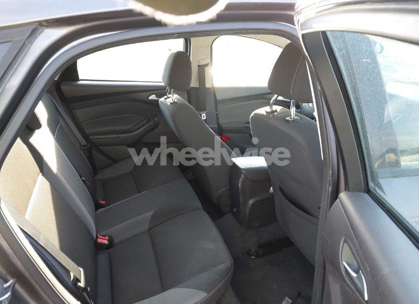 Photo 8 of 2012 Ford Focus SE (VIN 1FAHP3K25CL222184)