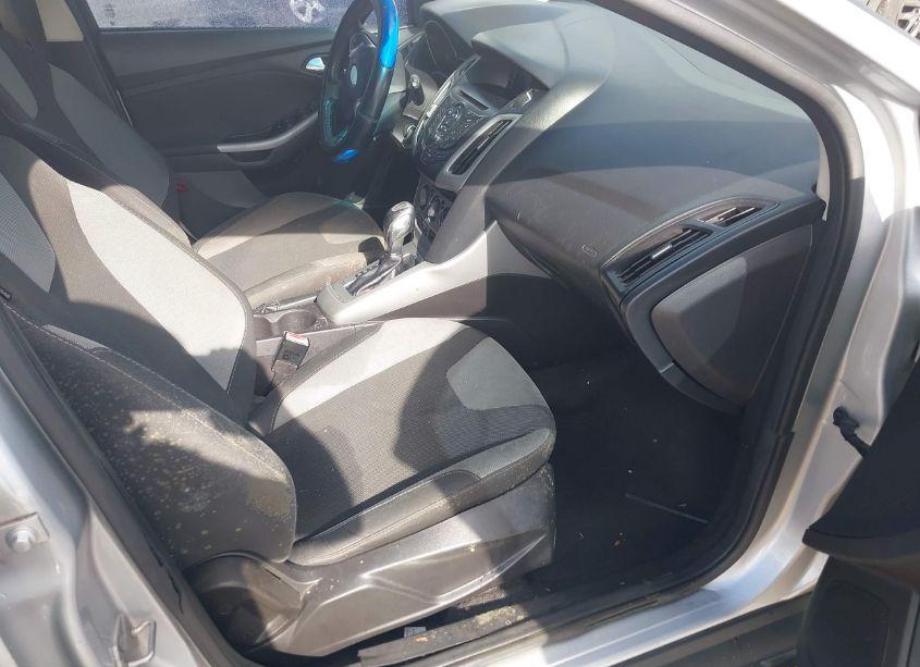 Photo 5 of 2012 Ford Focus SE (VIN 1FAHP3K25CL259851)