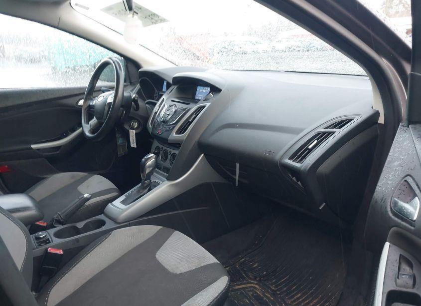 Photo 5 of 2012 Ford Focus SE (VIN 1FAHP3K25CL279825)