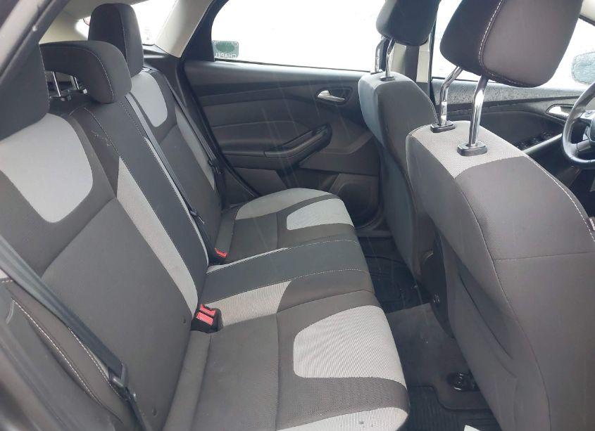 Photo 8 of 2012 Ford Focus SE (VIN 1FAHP3K25CL279825)