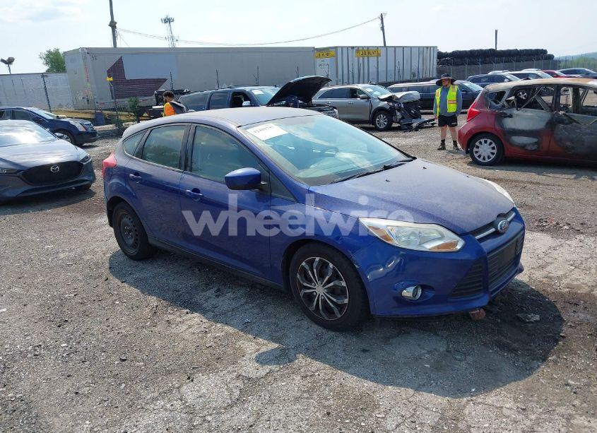 2012 Ford Focus SE (VIN 1FAHP3K25CL317974) main photo