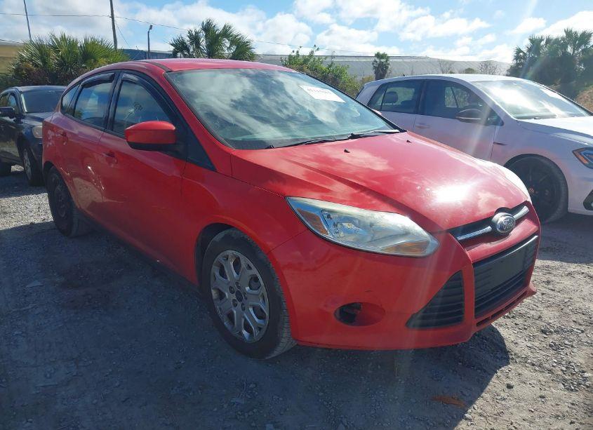 2012 Ford Focus SE (VIN 1FAHP3K25CL375003) main photo