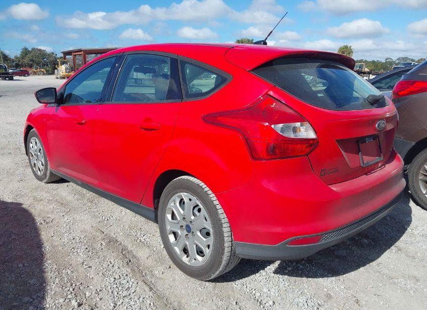 Photo 3 of 2012 Ford Focus SE (VIN 1FAHP3K25CL375003)