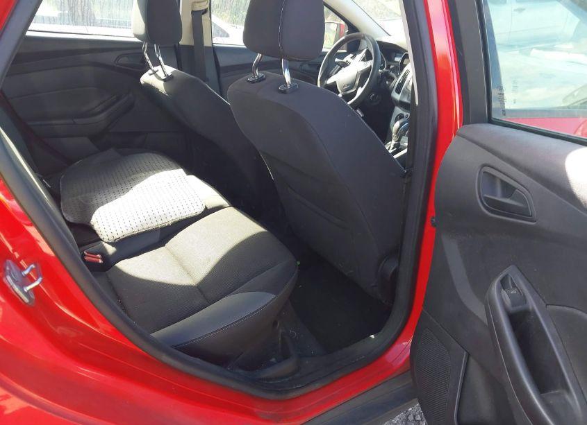 Photo 8 of 2012 Ford Focus SE (VIN 1FAHP3K25CL375003)