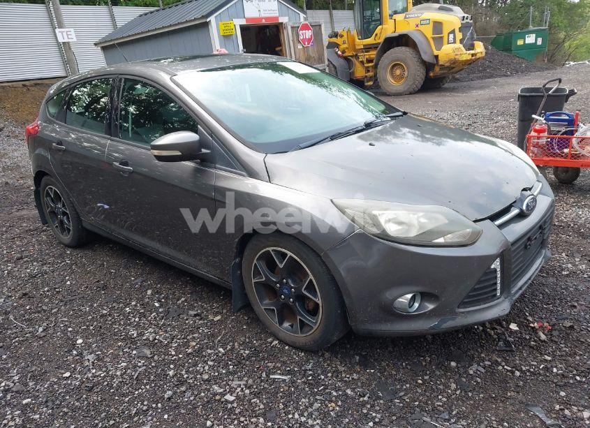 2012 Ford Focus SE (VIN 1FAHP3K25CL402149) main photo
