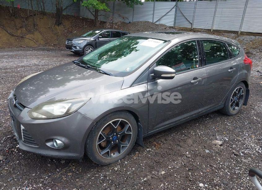 Photo 2 of 2012 Ford Focus SE (VIN 1FAHP3K25CL402149)