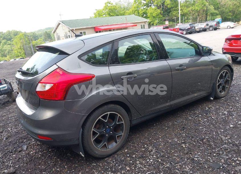 Photo 4 of 2012 Ford Focus SE (VIN 1FAHP3K25CL402149)