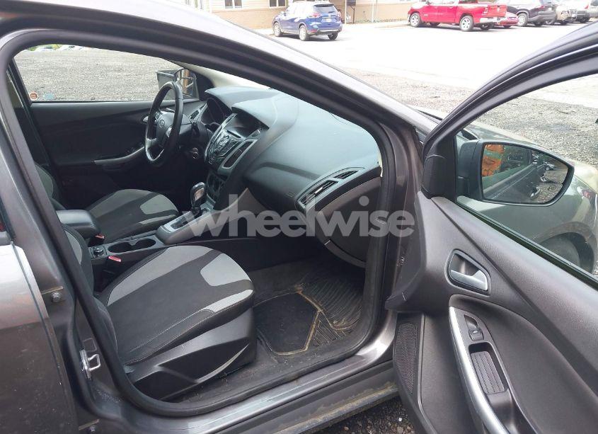 Photo 5 of 2012 Ford Focus SE (VIN 1FAHP3K25CL402149)