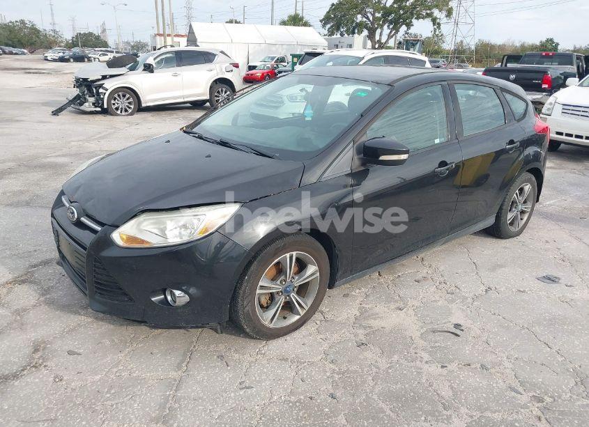Photo 2 of 2012 Ford Focus SE (VIN 1FAHP3K25CL428444)