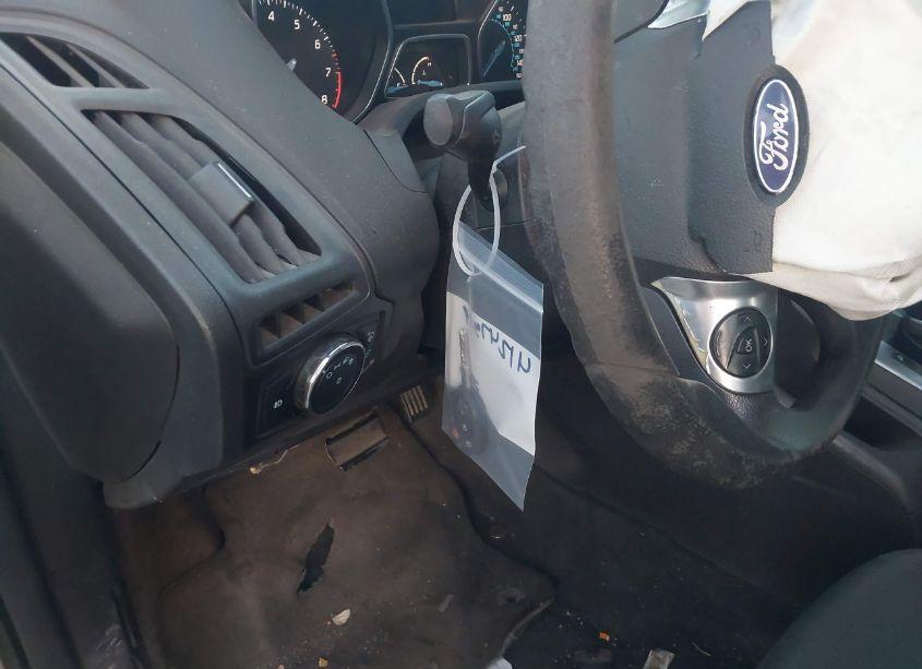 Photo 14 of 2012 Ford Focus SE (VIN 1FAHP3K25CL452503)