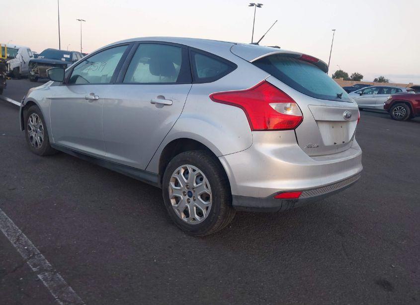 Photo 3 of 2012 Ford Focus SE (VIN 1FAHP3K25CL452503)