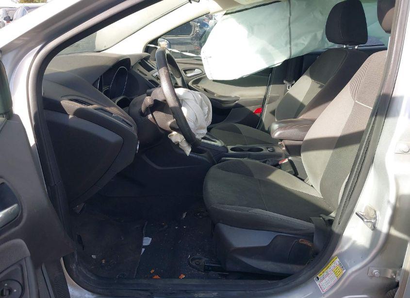 Photo 5 of 2012 Ford Focus SE (VIN 1FAHP3K25CL452503)