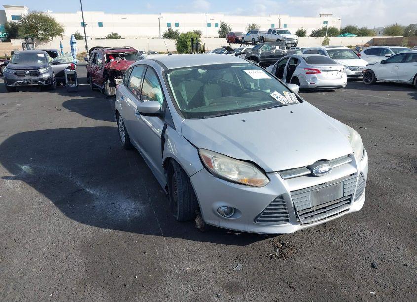Photo 6 of 2012 Ford Focus SE (VIN 1FAHP3K25CL452503)