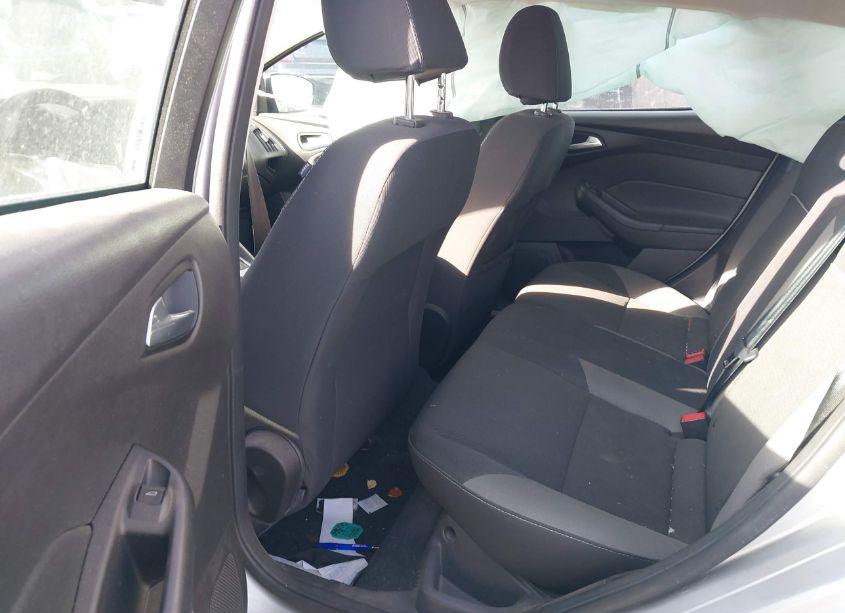 Photo 8 of 2012 Ford Focus SE (VIN 1FAHP3K25CL452503)