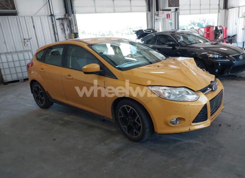 2012 Ford Focus SE (VIN 1FAHP3K26CL102281) main photo