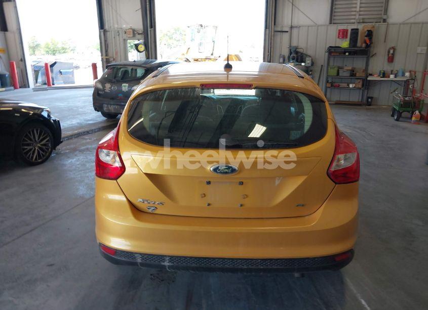 Photo 16 of 2012 Ford Focus SE (VIN 1FAHP3K26CL102281)