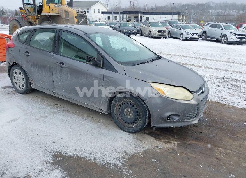2012 Ford Focus SE (VIN 1FAHP3K26CL182830) main photo