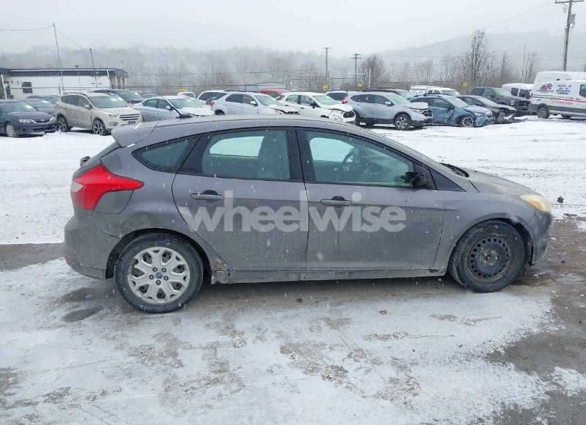 Photo 13 of 2012 Ford Focus SE (VIN 1FAHP3K26CL182830)