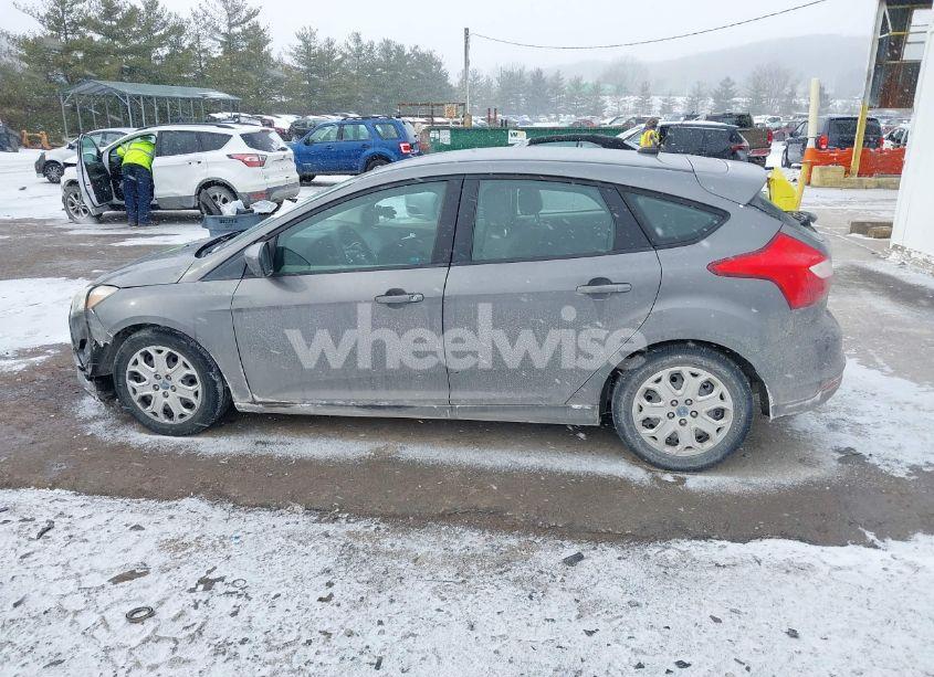 Photo 14 of 2012 Ford Focus SE (VIN 1FAHP3K26CL182830)