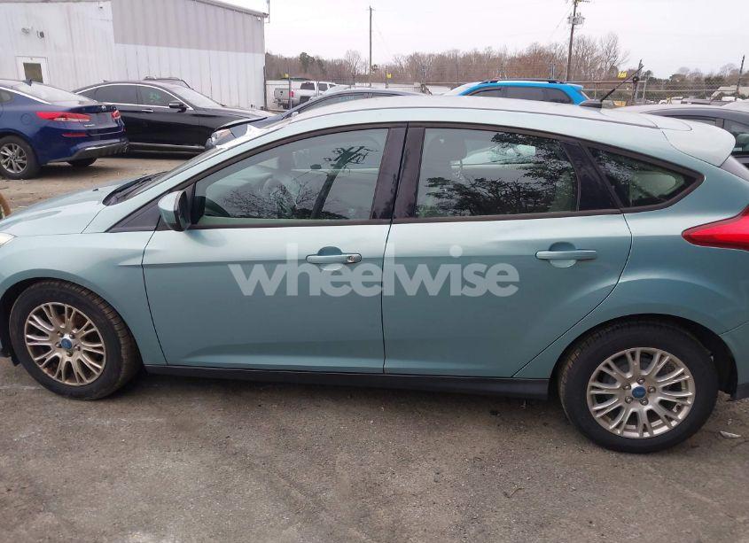 Photo 14 of 2012 Ford Focus SE (VIN 1FAHP3K26CL275248)