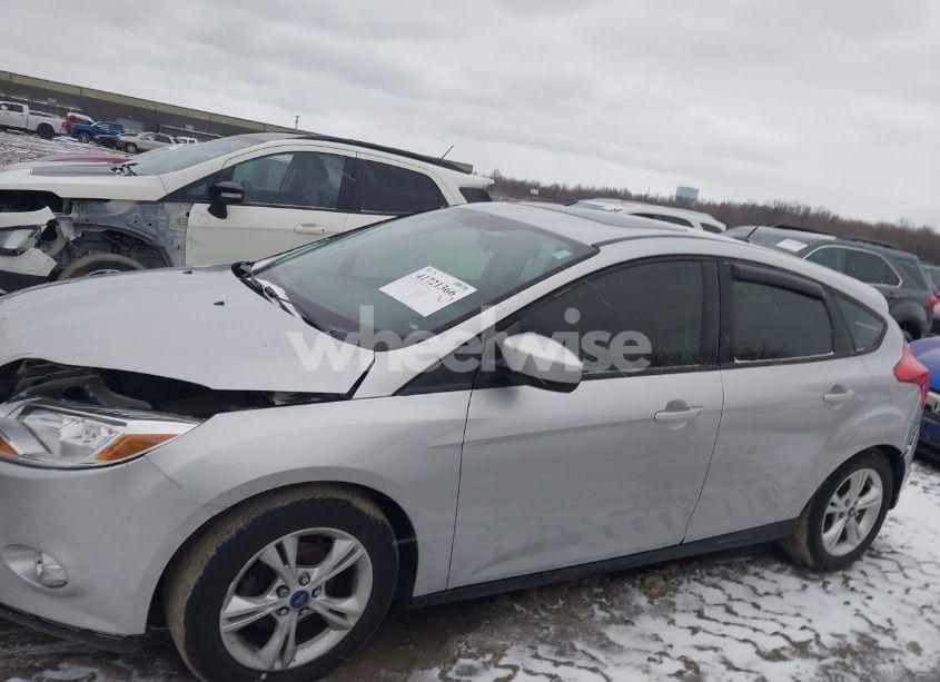Photo 14 of 2012 Ford Focus SE (VIN 1FAHP3K26CL283754)