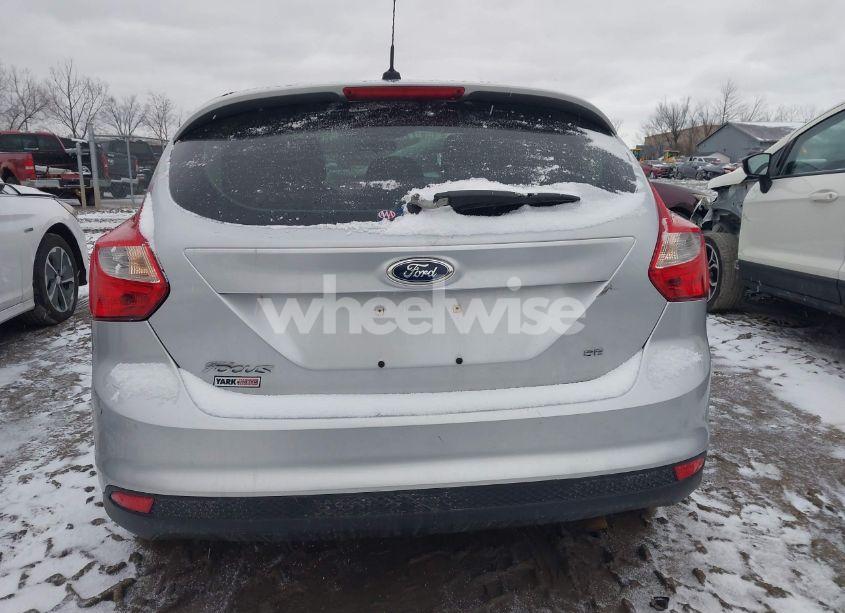 Photo 16 of 2012 Ford Focus SE (VIN 1FAHP3K26CL283754)