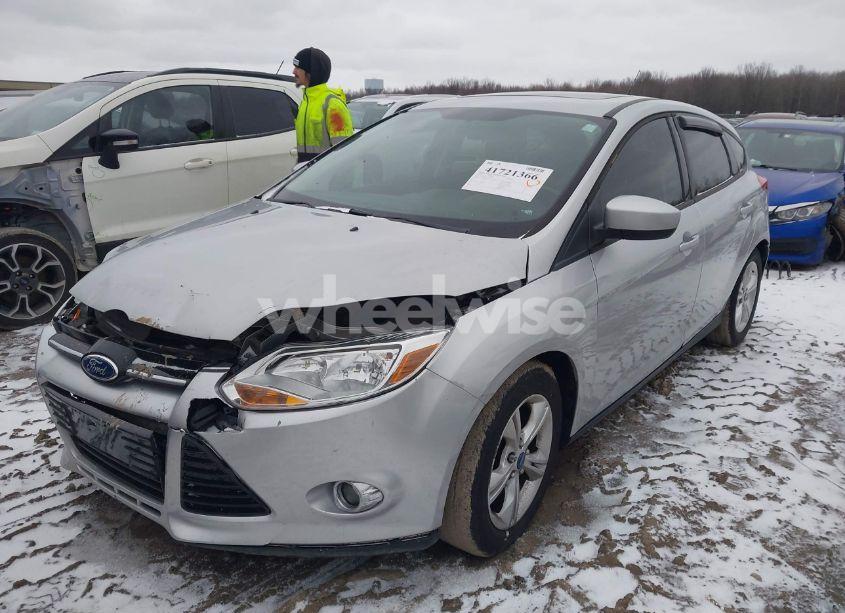Photo 2 of 2012 Ford Focus SE (VIN 1FAHP3K26CL283754)