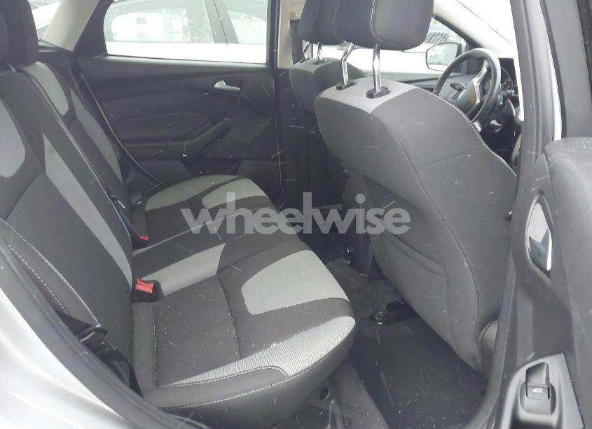 Photo 8 of 2012 Ford Focus SE (VIN 1FAHP3K26CL283754)