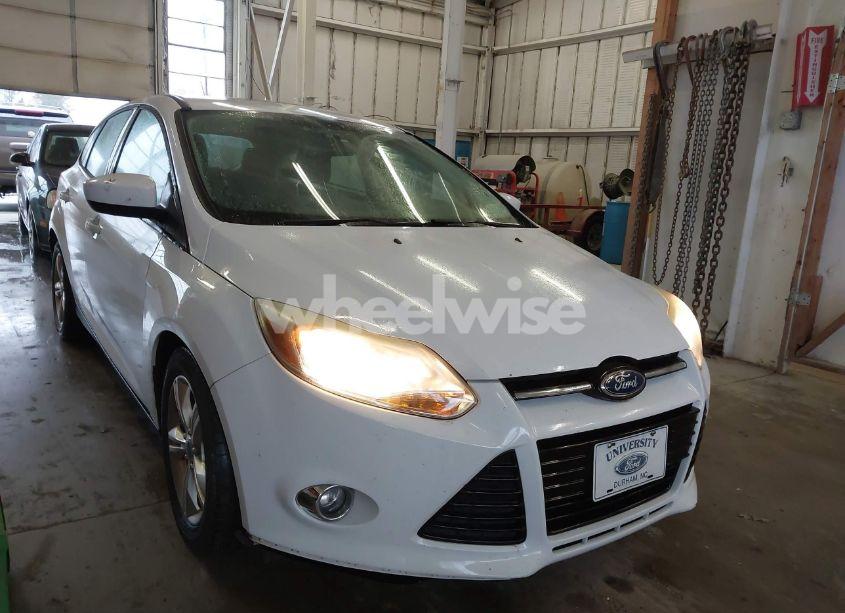 2012 Ford Focus SE (VIN 1FAHP3K26CL287674) main photo