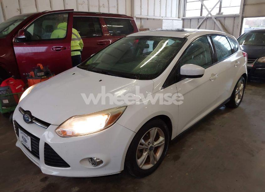 Photo 2 of 2012 Ford Focus SE (VIN 1FAHP3K26CL287674)