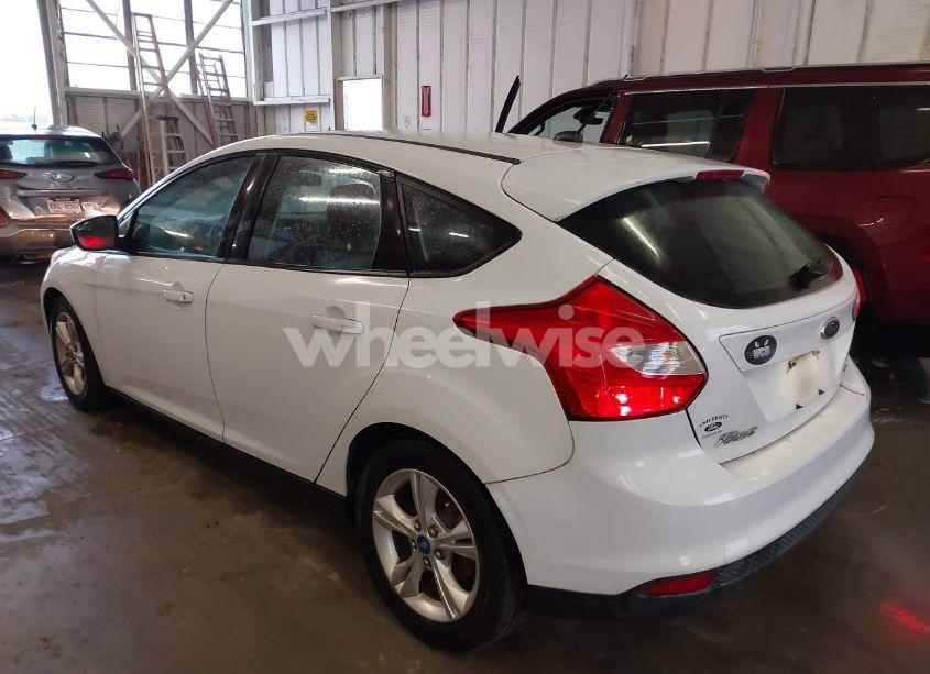 Photo 3 of 2012 Ford Focus SE (VIN 1FAHP3K26CL287674)