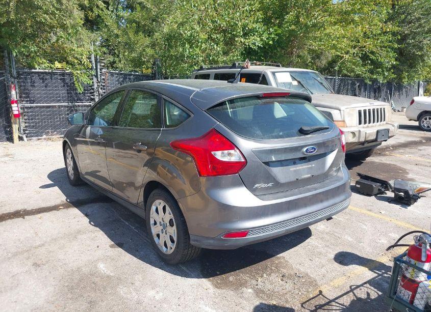 Photo 3 of 2012 Ford Focus SE (VIN 1FAHP3K26CL332175)