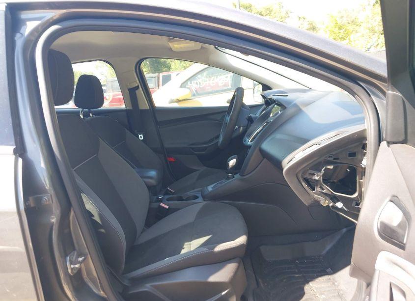 Photo 5 of 2012 Ford Focus SE (VIN 1FAHP3K26CL332175)