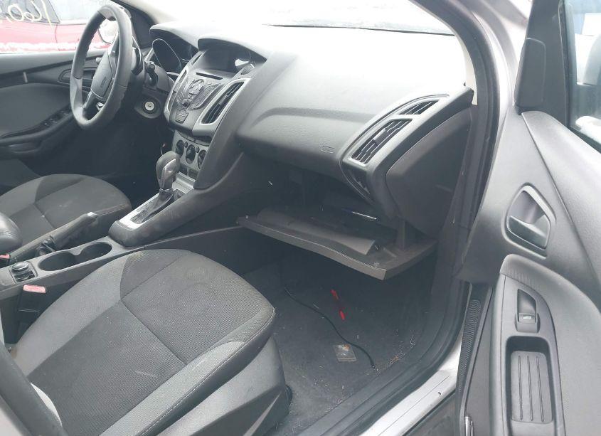 Photo 5 of 2012 Ford Focus SE (VIN 1FAHP3K26CL337456)