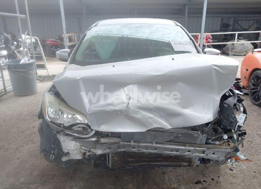 Photo 11 of 2012 Ford Focus SE (VIN 1FAHP3K26CL384230)