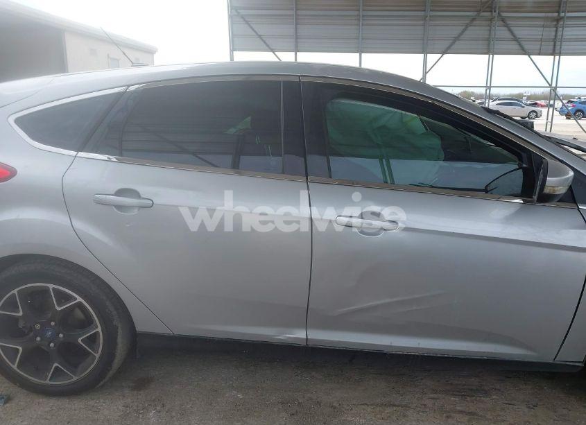 Photo 12 of 2012 Ford Focus SE (VIN 1FAHP3K26CL384230)