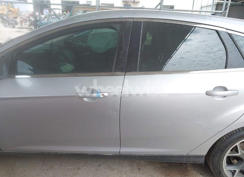 Photo 13 of 2012 Ford Focus SE (VIN 1FAHP3K26CL384230)