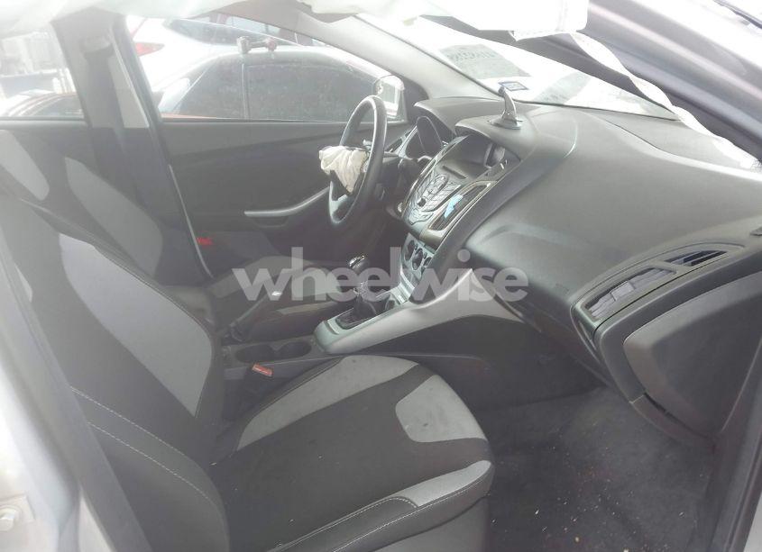 Photo 5 of 2012 Ford Focus SE (VIN 1FAHP3K26CL384230)