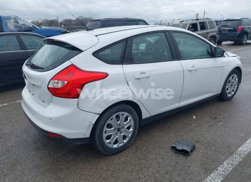 Photo 4 of 2012 Ford Focus SE (VIN 1FAHP3K26CL392523)