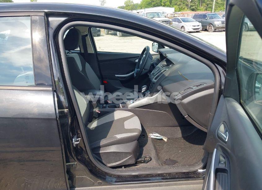 Photo 5 of 2012 Ford Focus SE (VIN 1FAHP3K26CL407537)