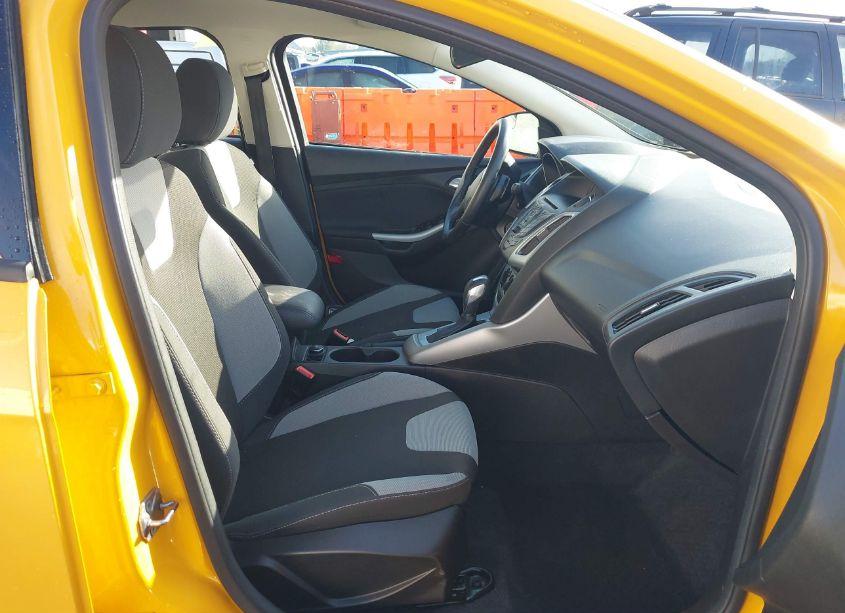 Photo 5 of 2012 Ford Focus SE (VIN 1FAHP3K26CL429411)