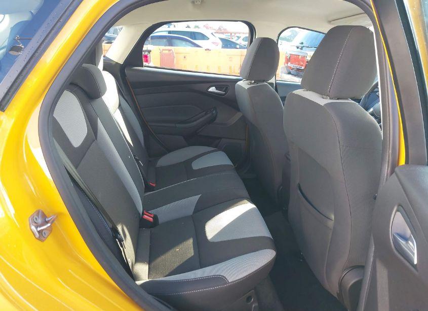 Photo 8 of 2012 Ford Focus SE (VIN 1FAHP3K26CL429411)