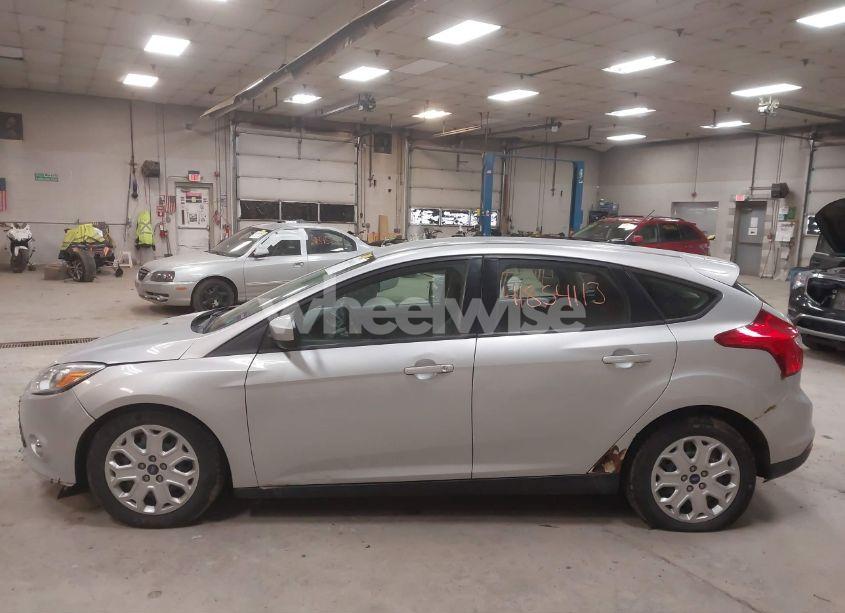 Photo 12 of 2012 Ford Focus SE (VIN 1FAHP3K26CL432308)