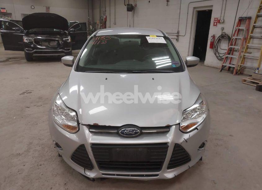 Photo 13 of 2012 Ford Focus SE (VIN 1FAHP3K26CL432308)