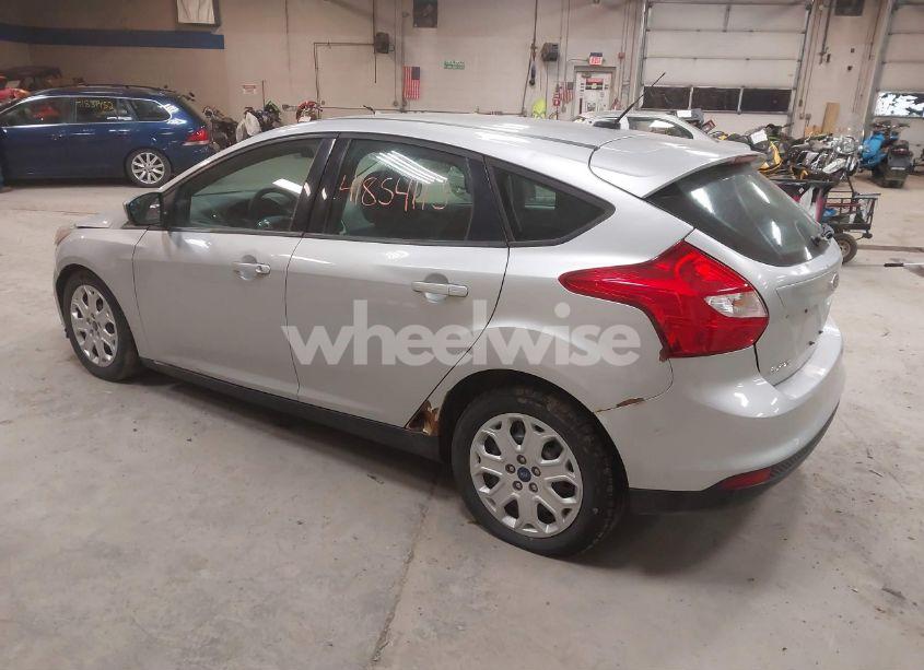 Photo 3 of 2012 Ford Focus SE (VIN 1FAHP3K26CL432308)